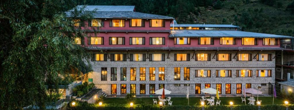 Explore the Luxurious Stay and Hotels Rates for Honeymoon in Manali