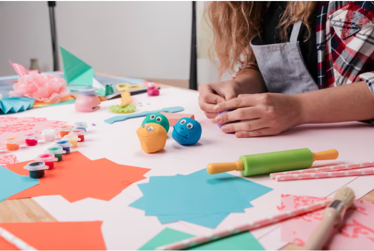 Explore Diverse Art Forms: Sculpting, Wood Art, Textile & Paper Crafts in Qatar