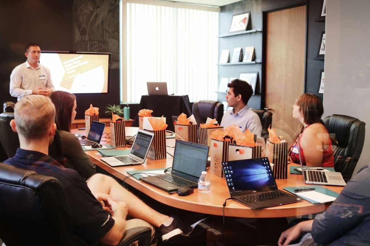 Website Design and Development in 2026: AI, UX, and Performance Trends – Nayra