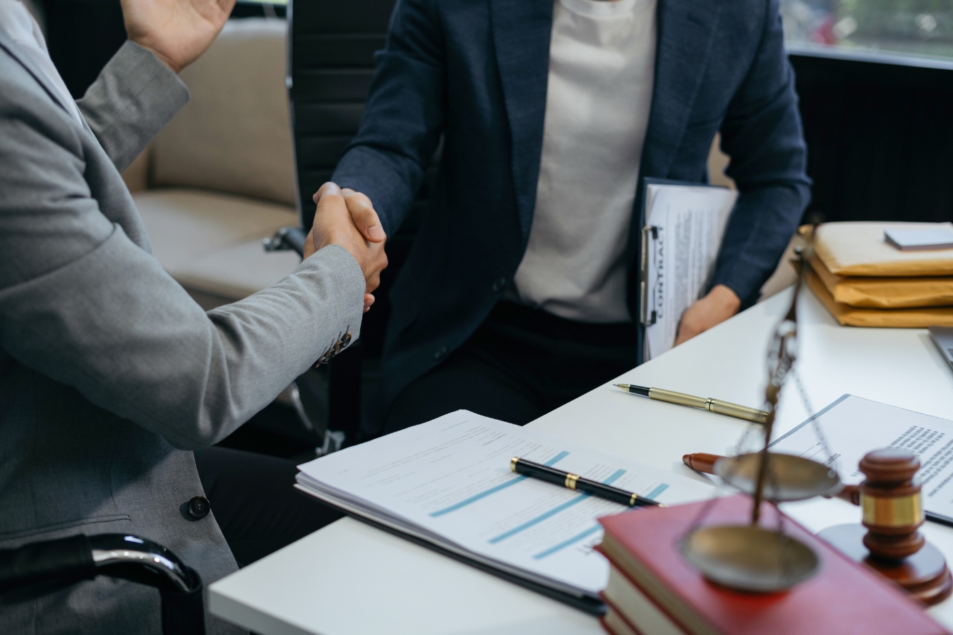 How Personal Injury Lawyers Help Maximize Accident Claims