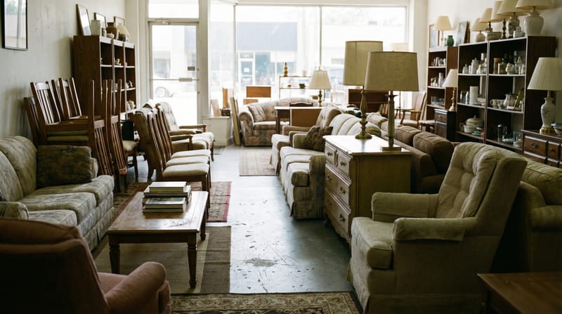 How to Make Your Living Room Look Expensive on a Budget -...