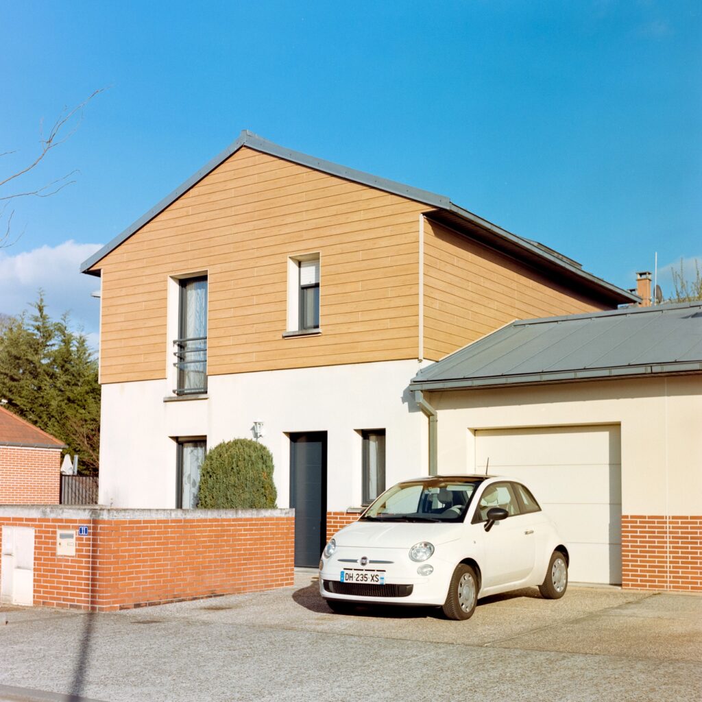 Modern Garage Door Installation Trends in Newport Beach, CA