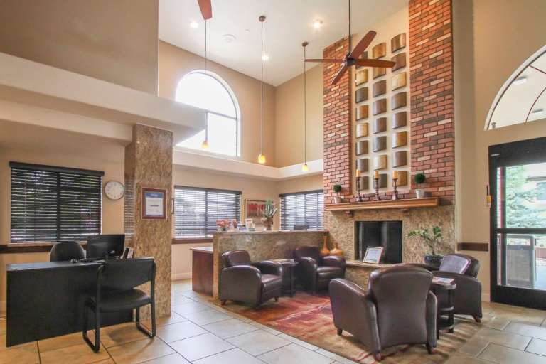 Stay Close to Everything: Your Guide to Booking the Right Flagstaff Hotel - GreenTree Inn