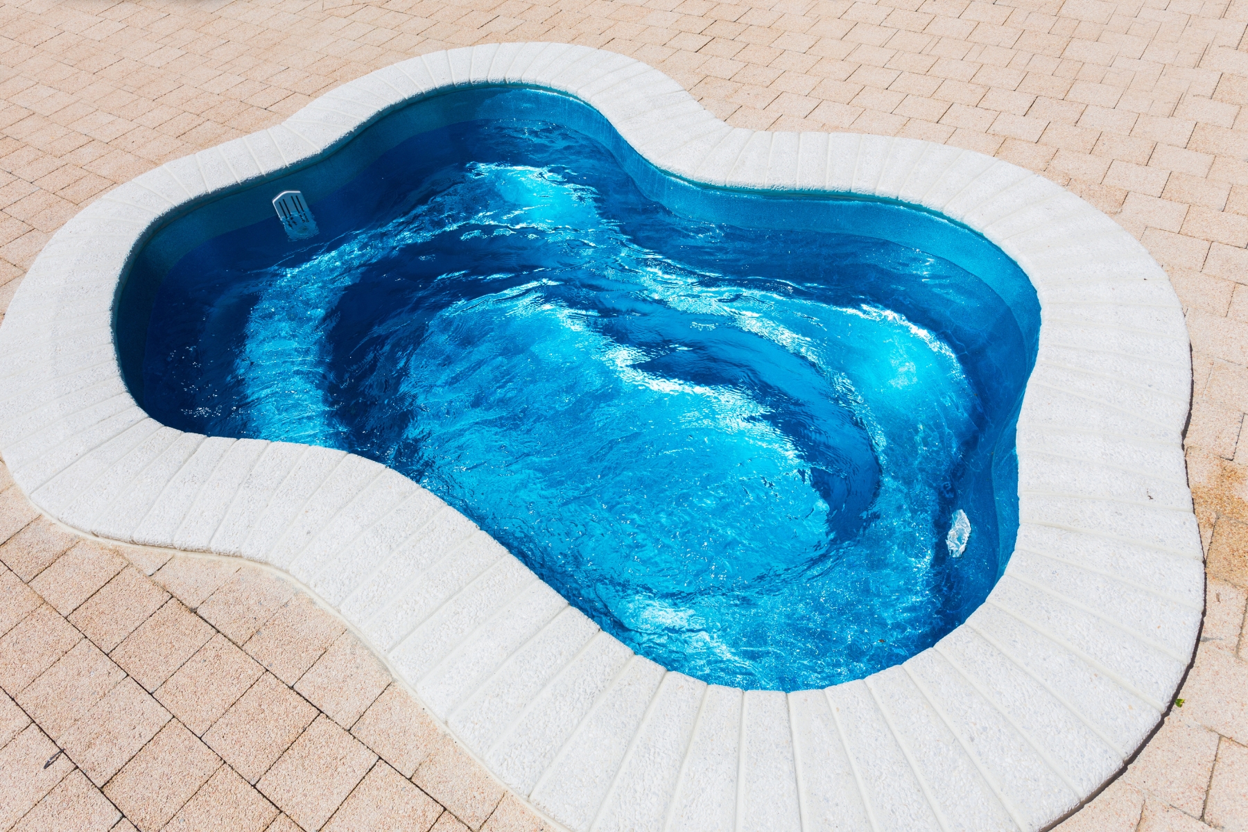 Benefits of Fiberglass Pool Installation for Springfield Homeowners