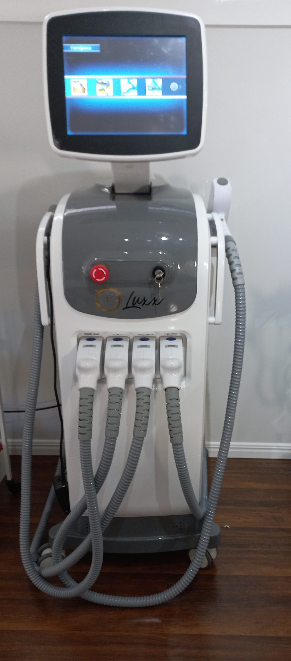 4 in 1 Elux Laser Machine » Online marketplace for medical and aesthetic devices
