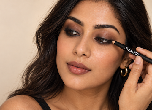 How to Create a Soft Smokey Eye with Kajal and Eyeshadow  – W7 Makeup India